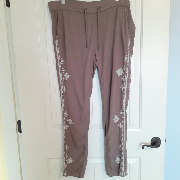 Sundance Tone It Up Embroidered Drawstring Pant Taupe Size S - Picture 4 of 13